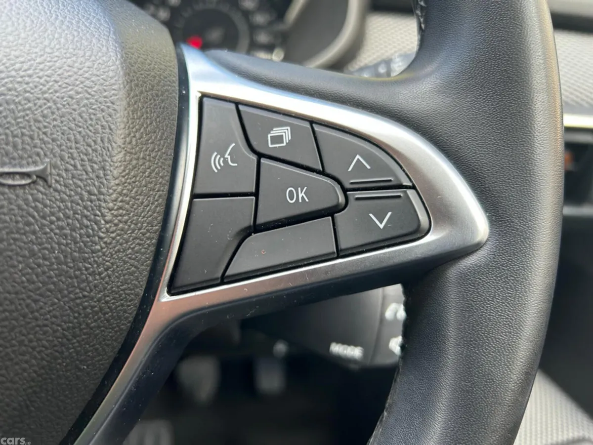 Dacia Sandero Hatchback, Gas, 2021, Orange