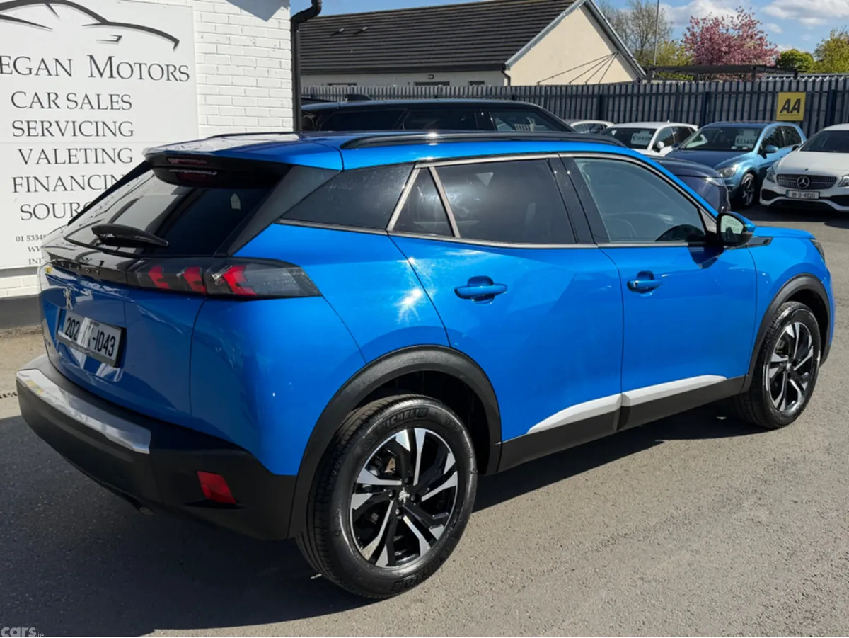 Peugeot 2008 MPV, Diesel, 2020, Blue