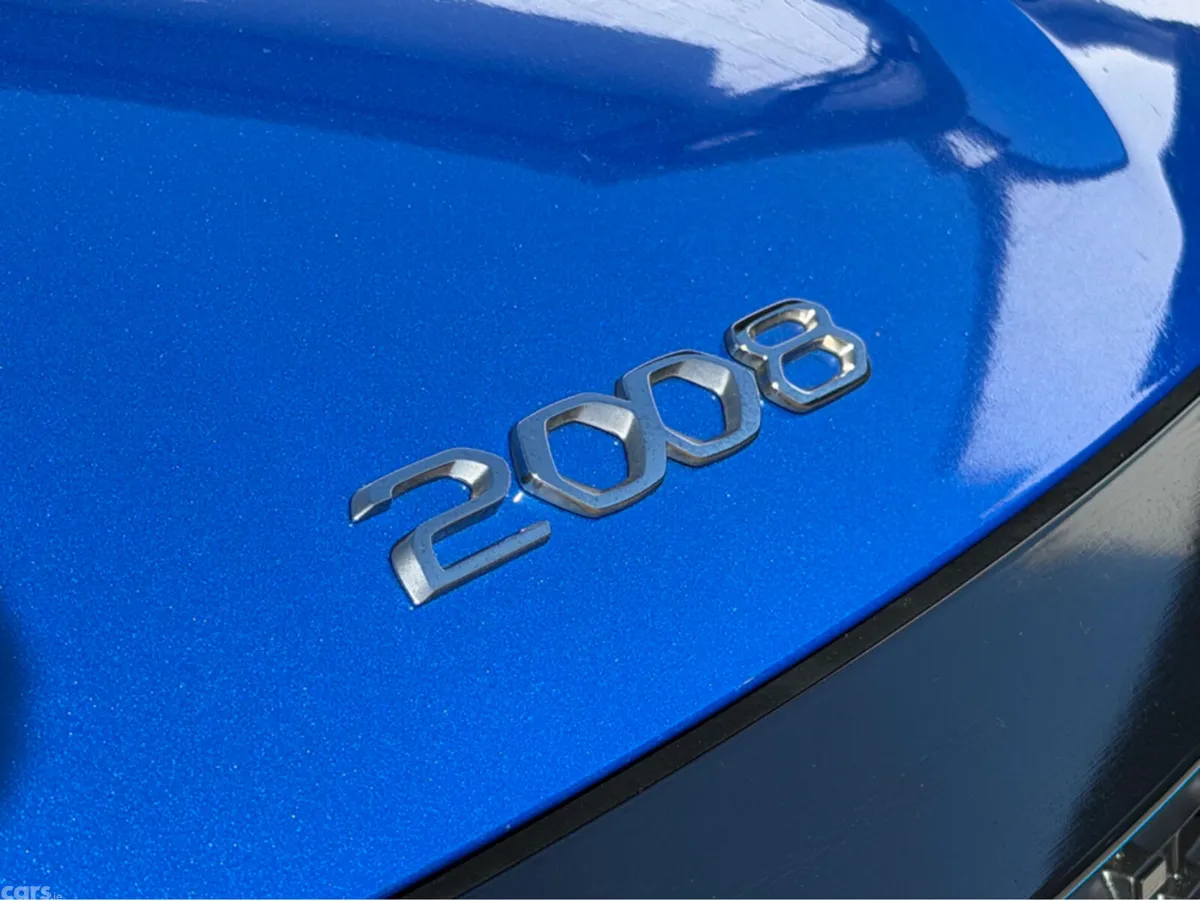 Peugeot 2008 MPV, Diesel, 2020, Blue