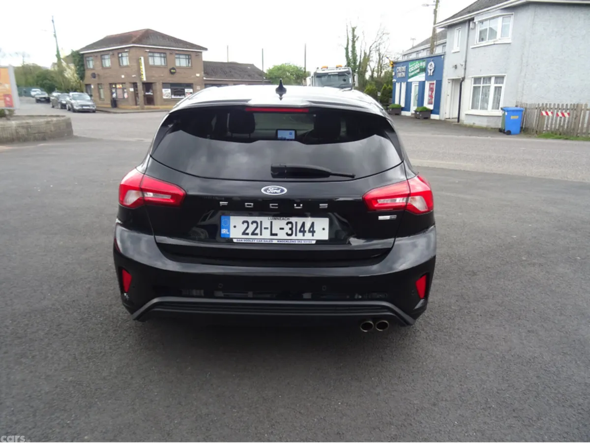 Ford Focus Hatchback, Petrol, 2022, Black