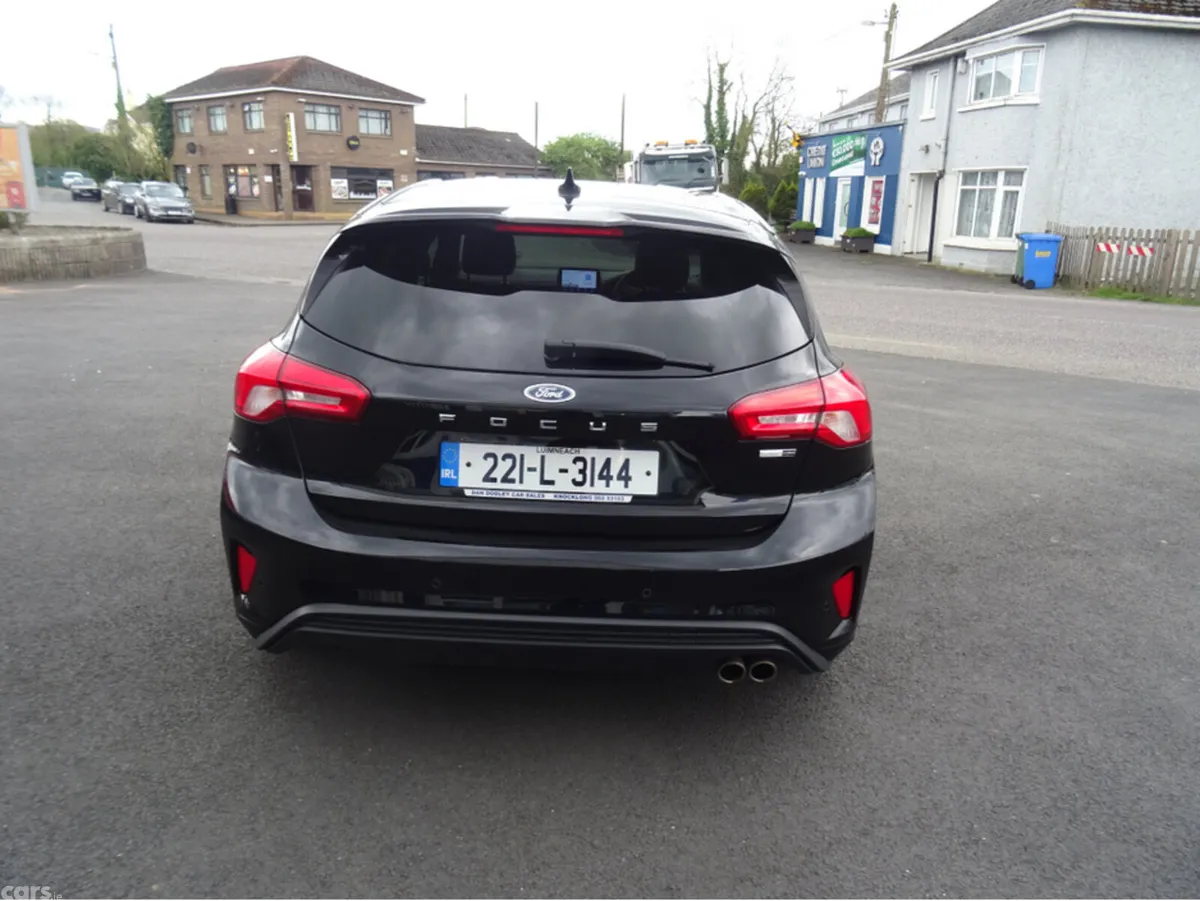 Ford Focus Hatchback, Petrol, 2022, Black