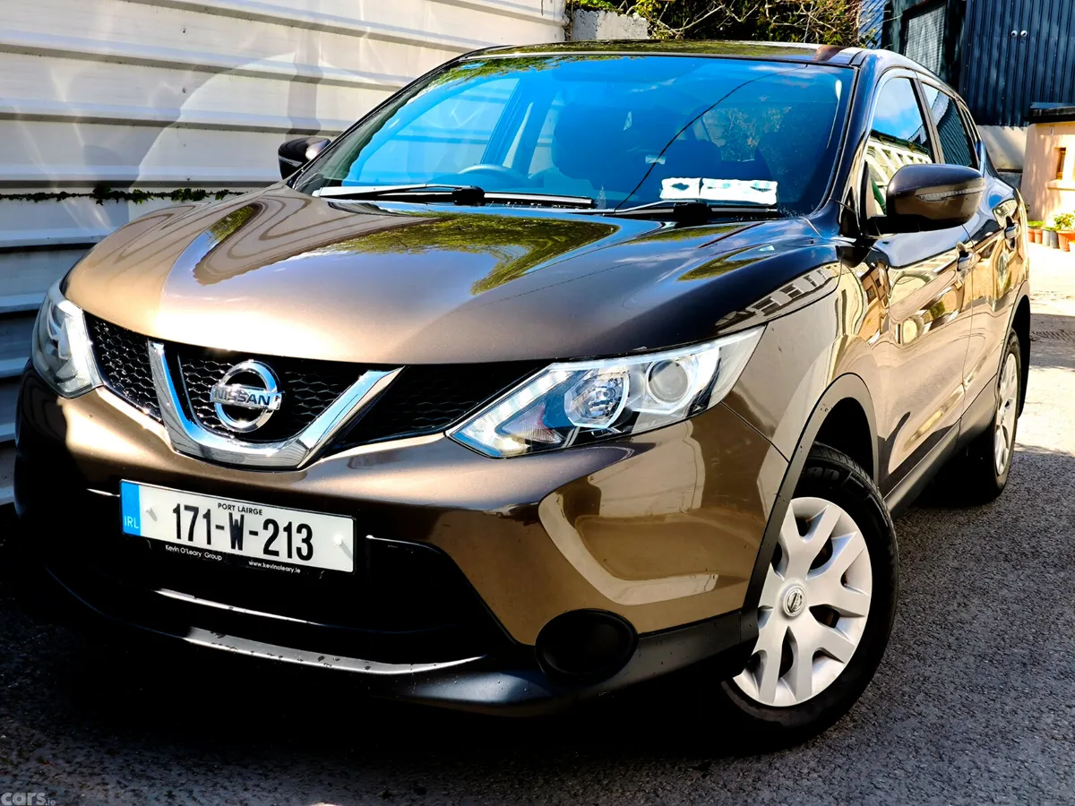 Nissan Qashqai SUV, Petrol, 2017, Brown