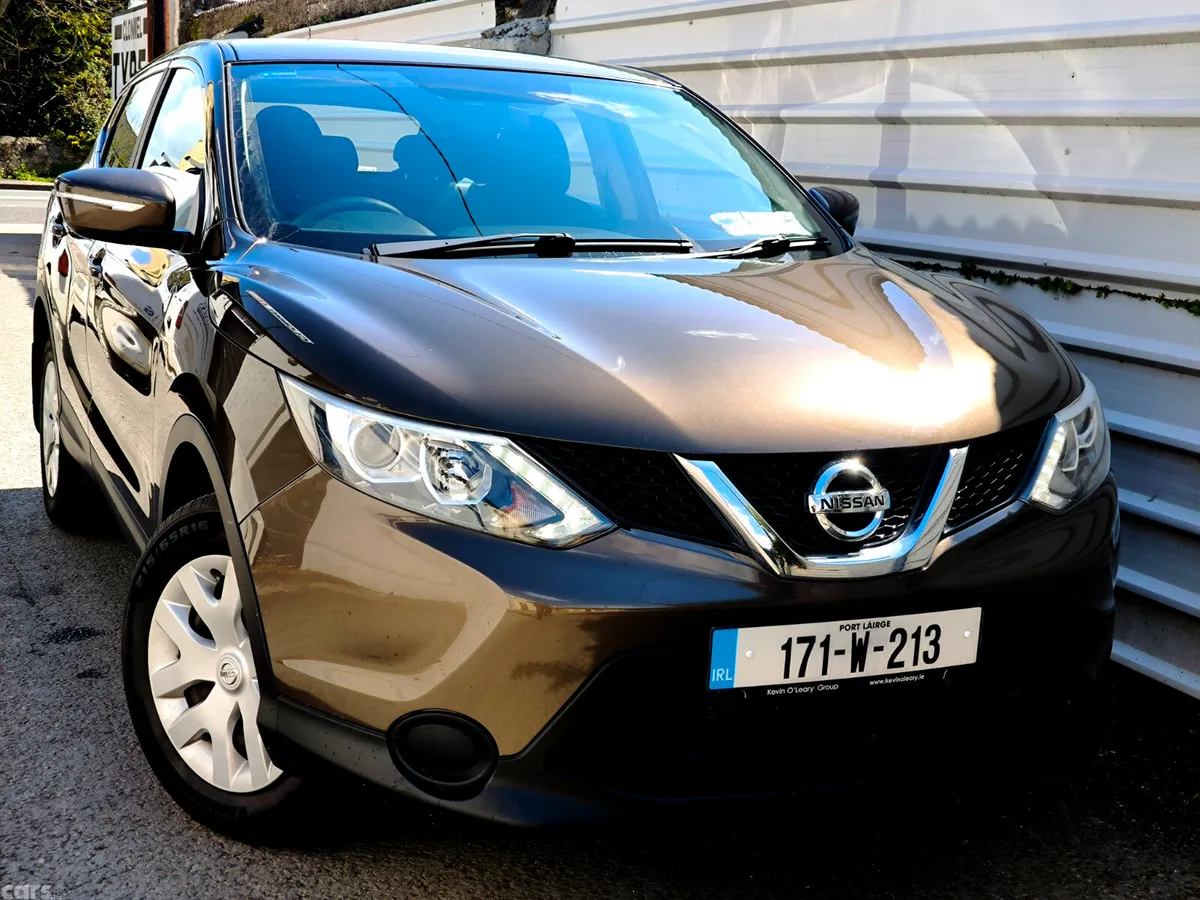 Nissan Qashqai SUV, Petrol, 2017, Brown