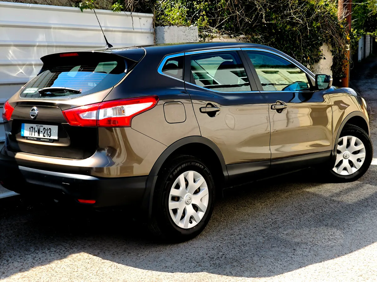 Nissan Qashqai SUV, Petrol, 2017, Brown