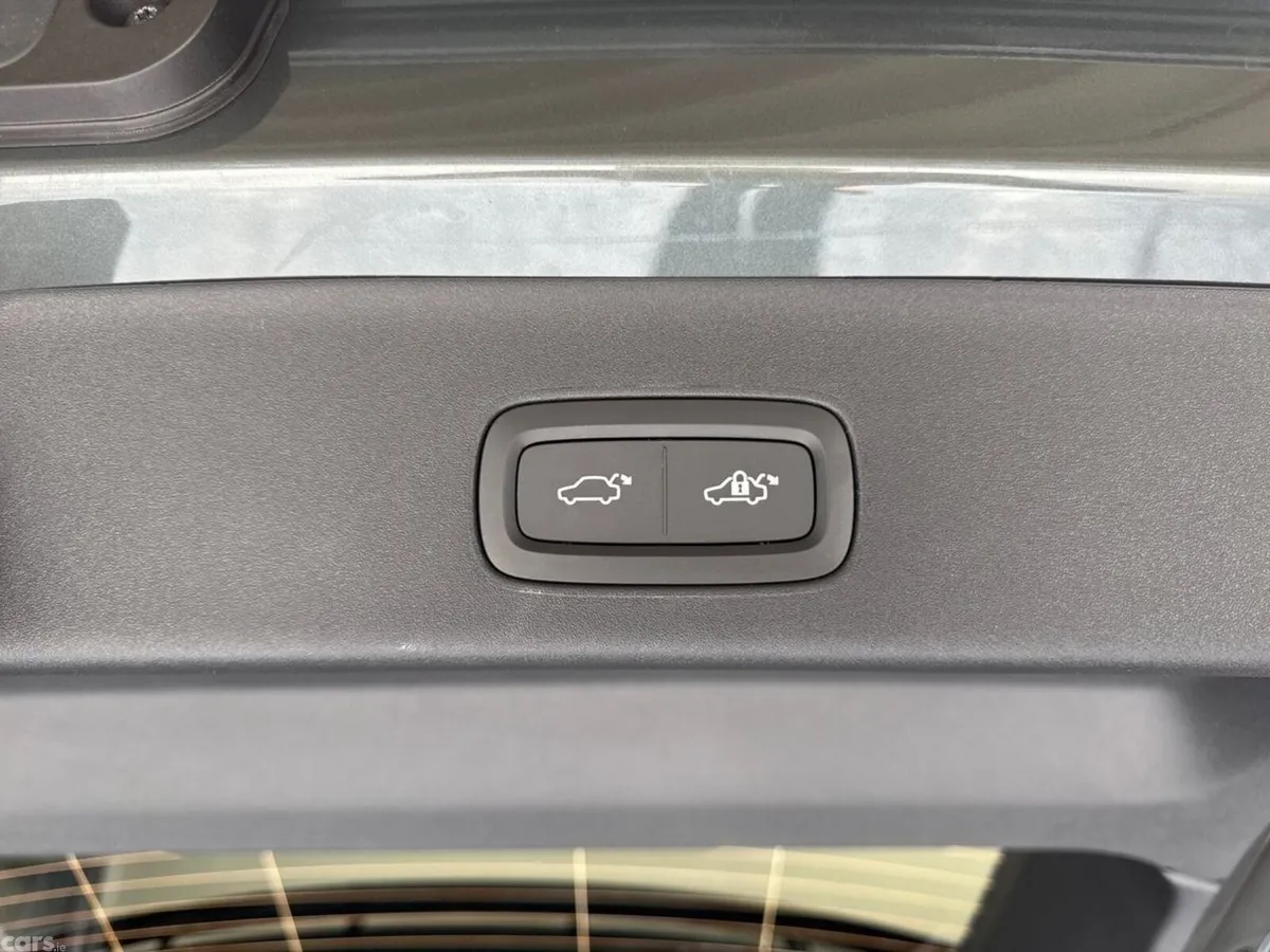Volvo EX60 SUV, Electric, 2027, Green