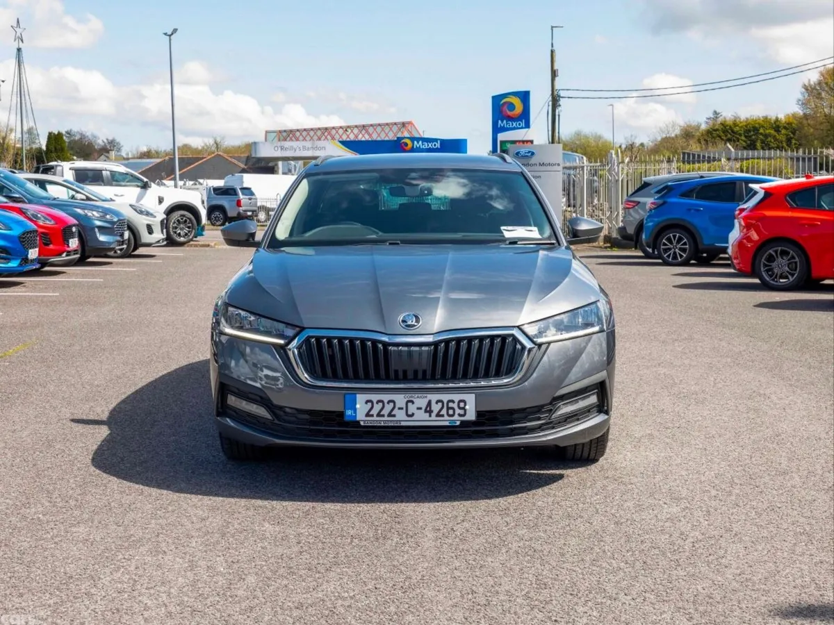 Skoda Octavia Estate, Diesel, 2022, Grey