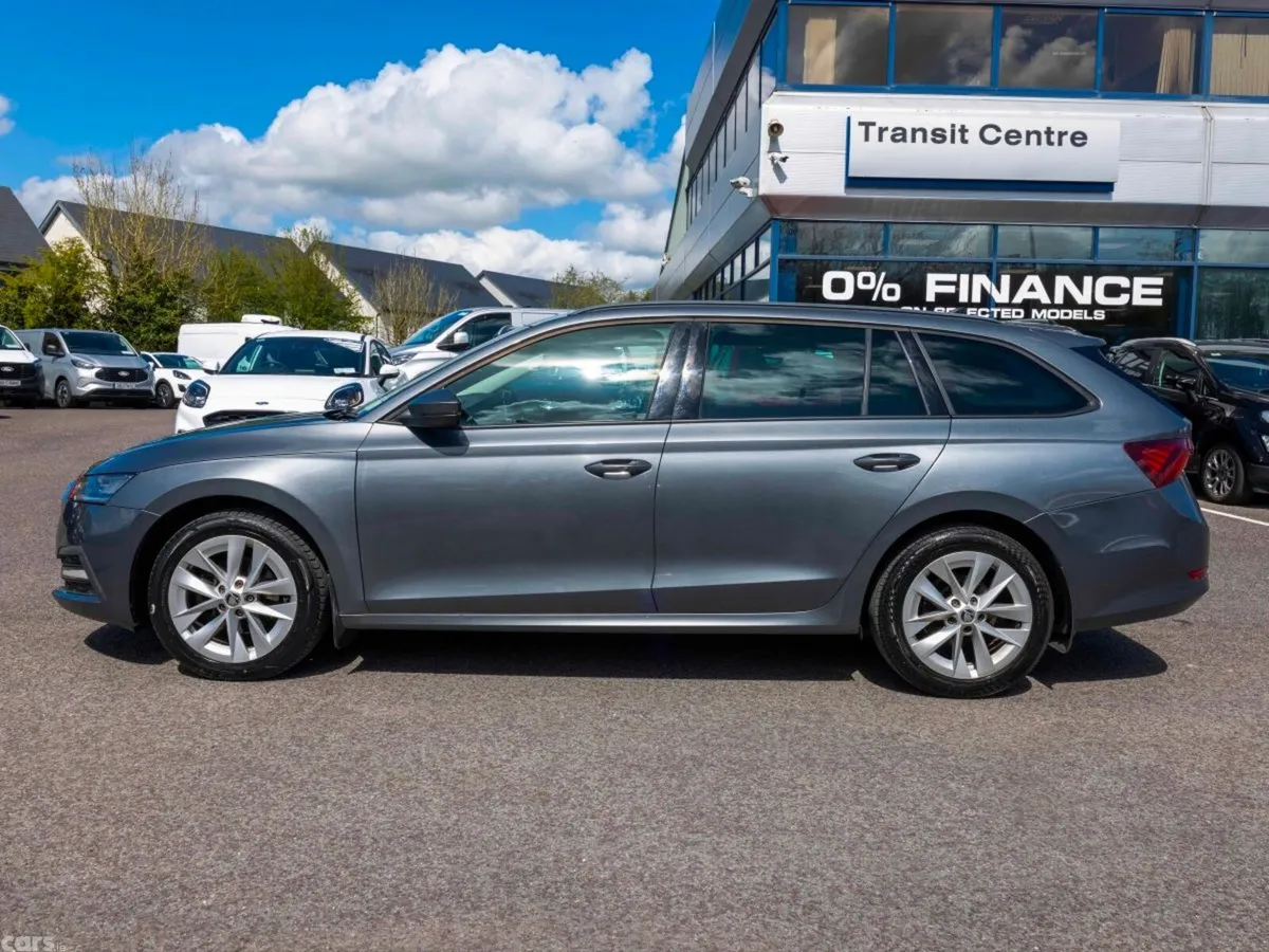 Skoda Octavia Estate, Diesel, 2022, Grey