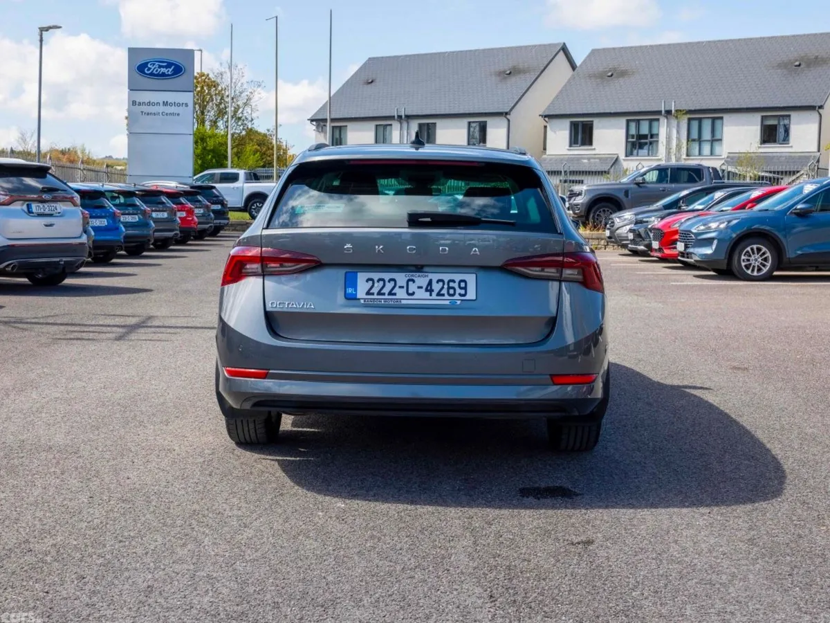 Skoda Octavia Estate, Diesel, 2022, Grey