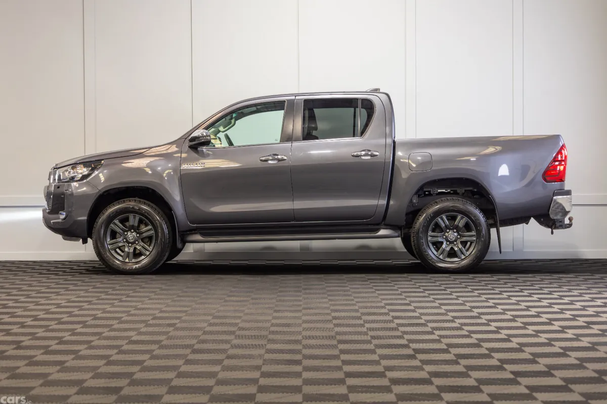 Toyota Hilux Pick Up, Diesel, 2025, Grey