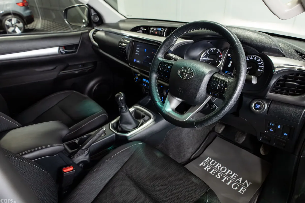 Toyota Hilux Pick Up, Diesel, 2025, Grey