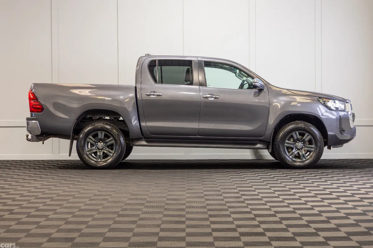 Toyota Hilux Pick Up, Diesel, 2025, Grey