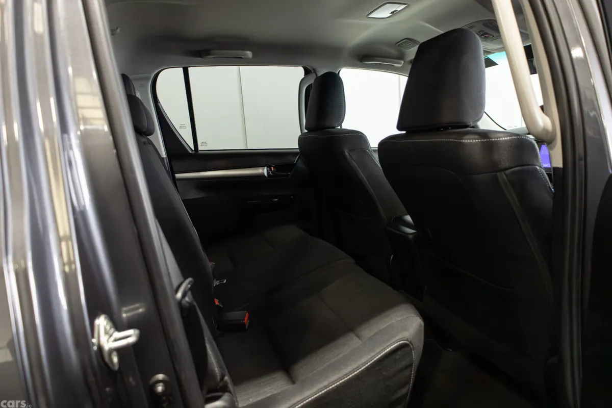 Toyota Hilux Pick Up, Diesel, 2025, Grey