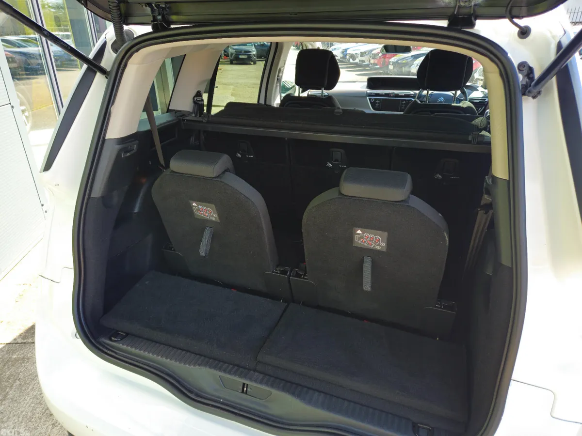 Citroen Grand C4 Spacetourer Hatchback, Petrol, 2021, White