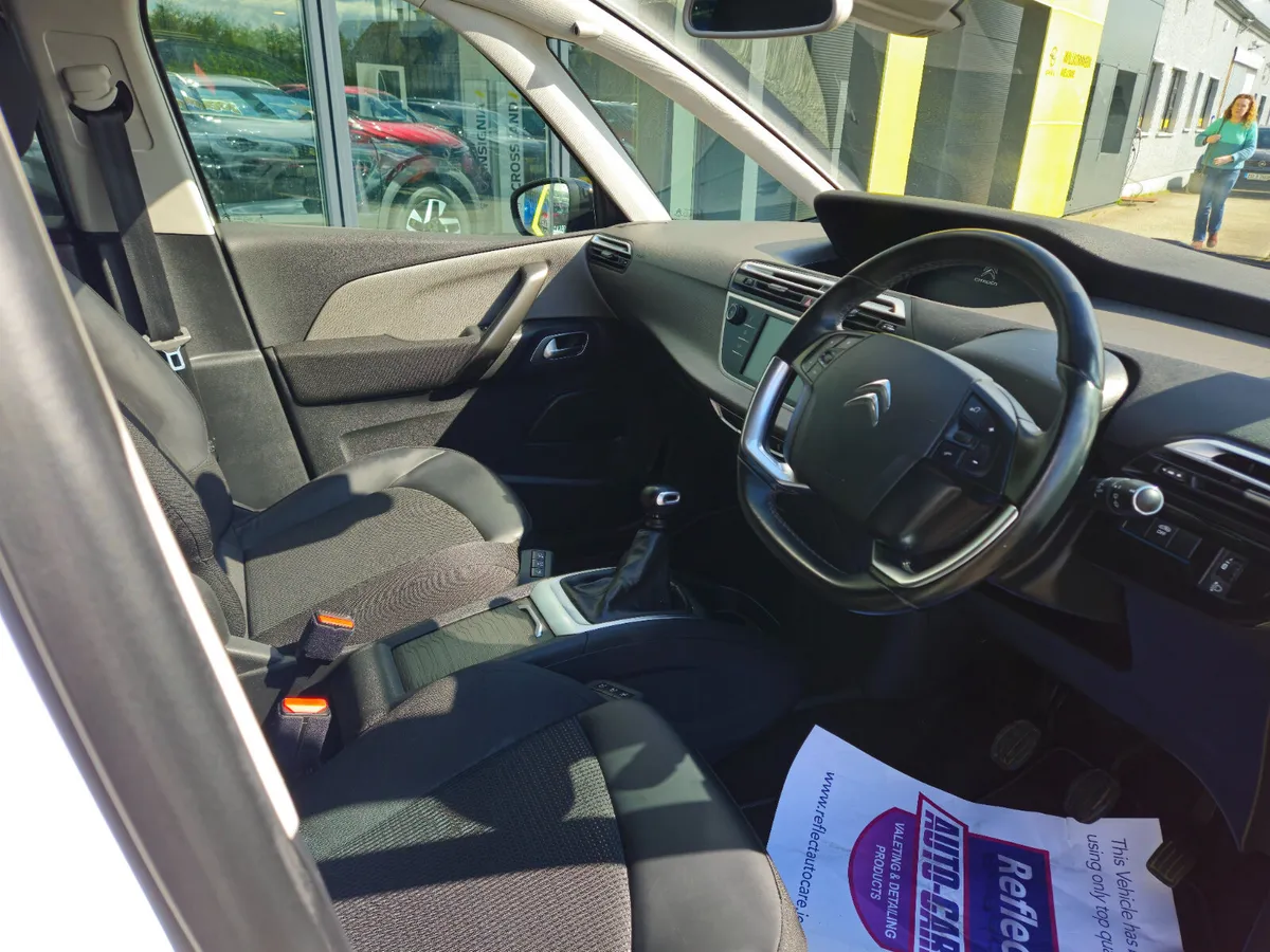 Citroen Grand C4 Spacetourer Hatchback, Petrol, 2021, White