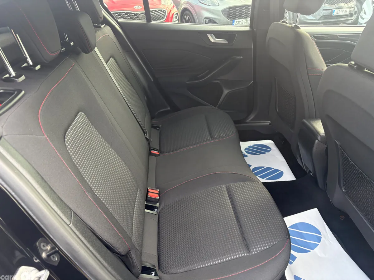 Ford Focus Hatchback, Diesel, 2021, Black