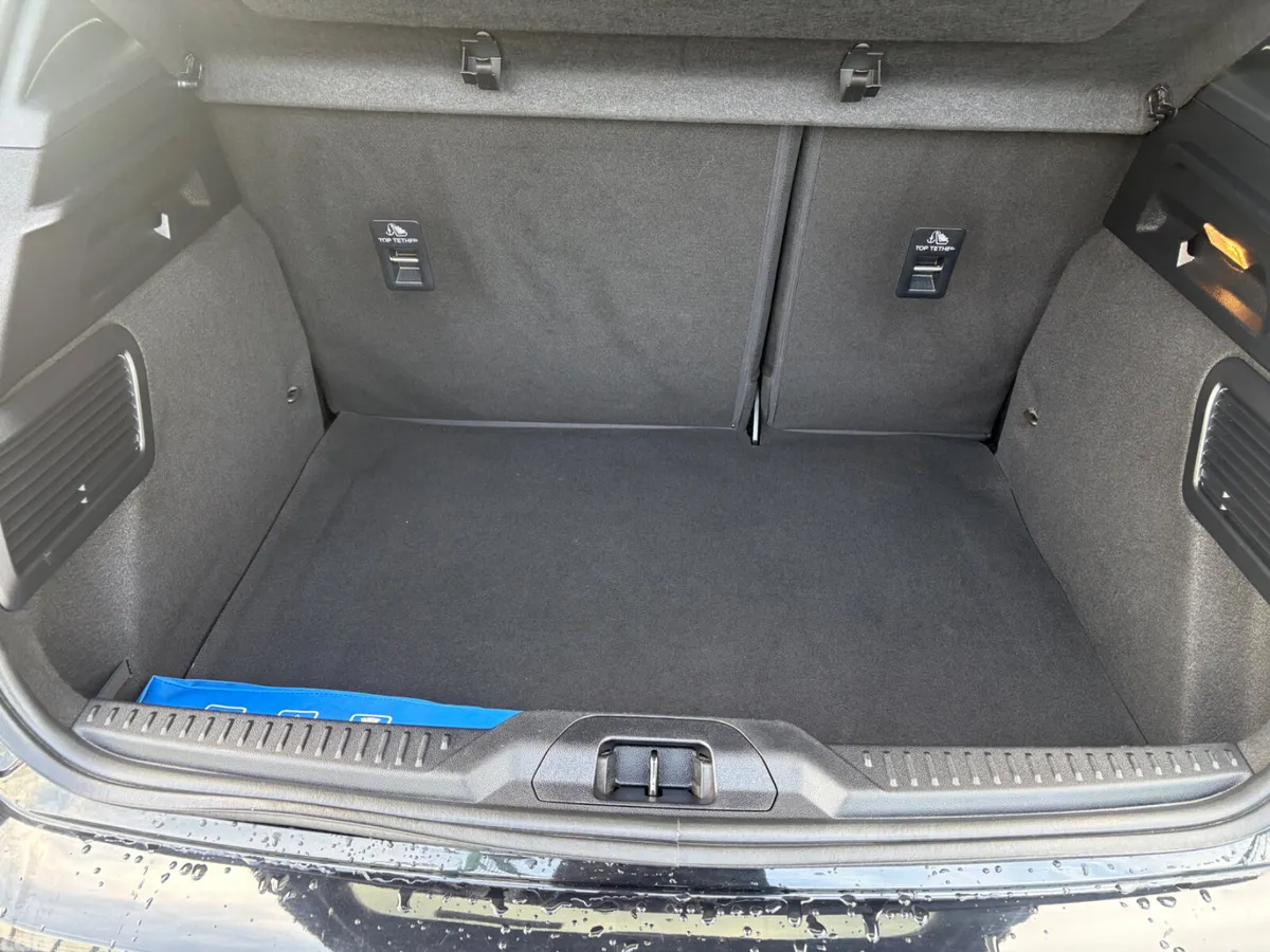 Ford Focus Hatchback, Diesel, 2021, Black