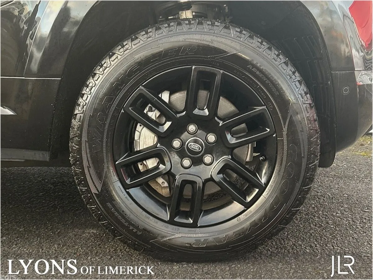 Land Rover Defender SUV, Petrol Plug-in Hybrid, 2023, Black