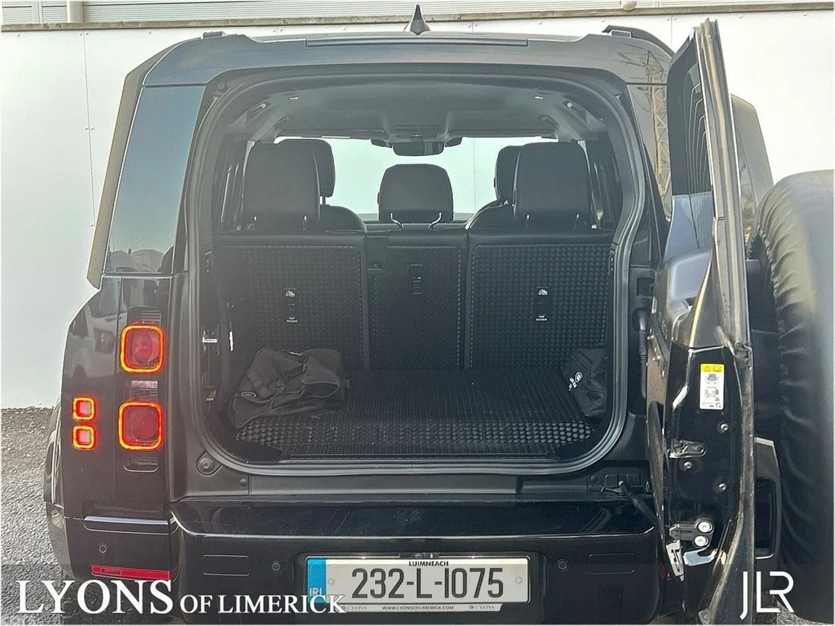 Land Rover Defender SUV, Petrol Plug-in Hybrid, 2023, Black