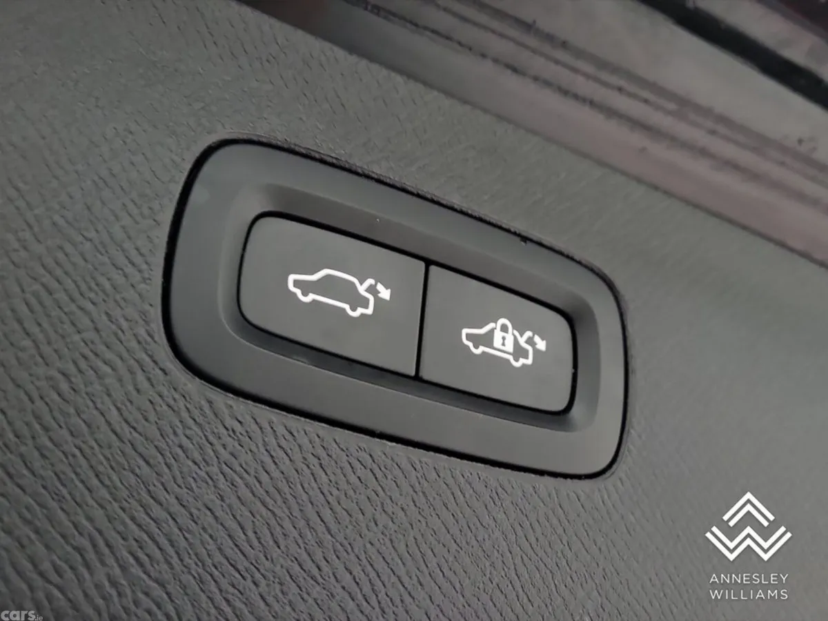 Volvo XC90 SUV, Petrol Plug-in Hybrid, 2021, Black