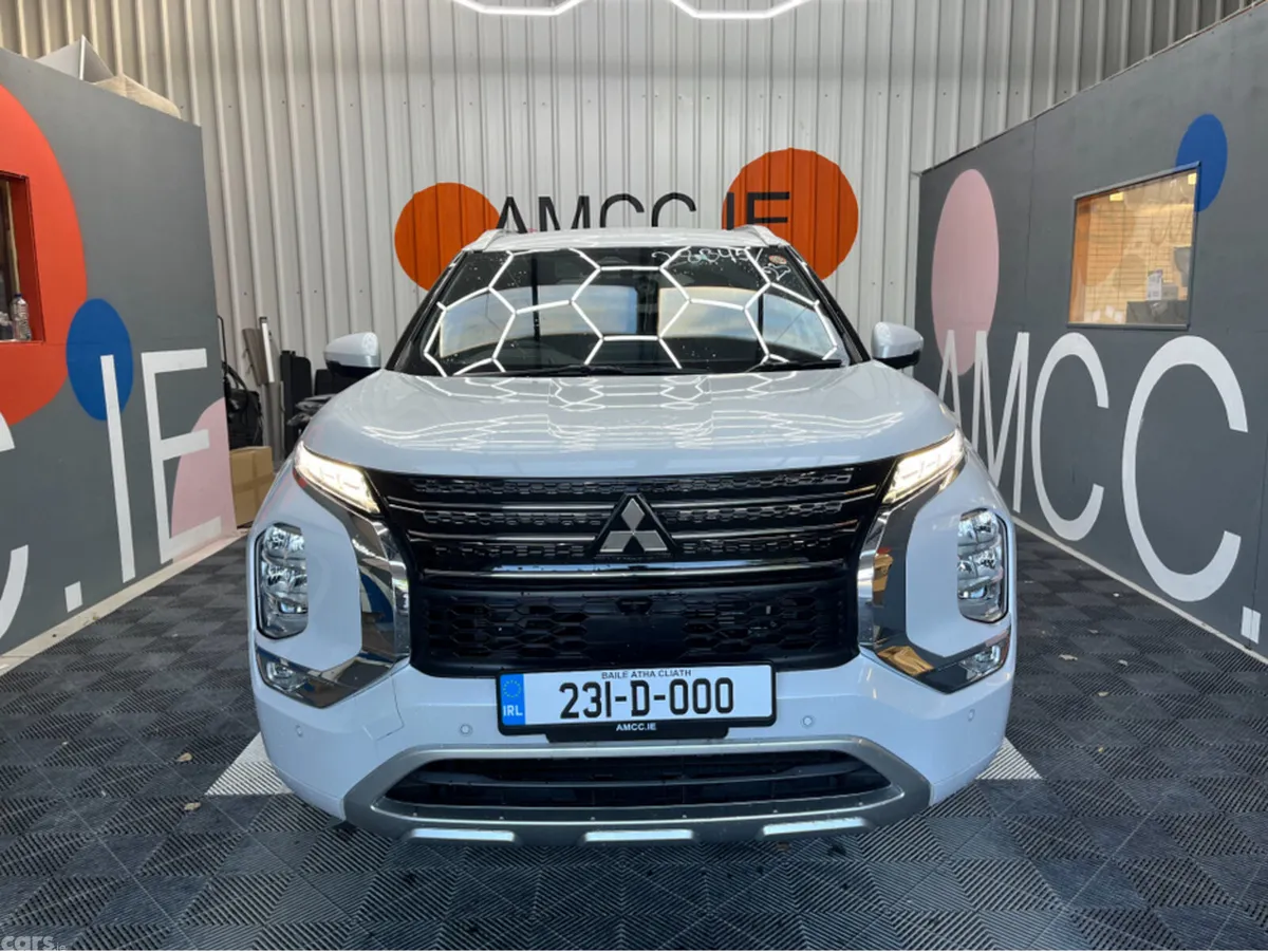 Mitsubishi Outlander SUV, Petrol Plug-in Hybrid, 2023, White