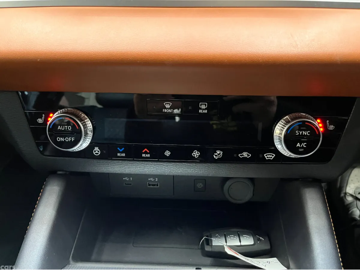 Mitsubishi Outlander SUV, Petrol Plug-in Hybrid, 2023, White