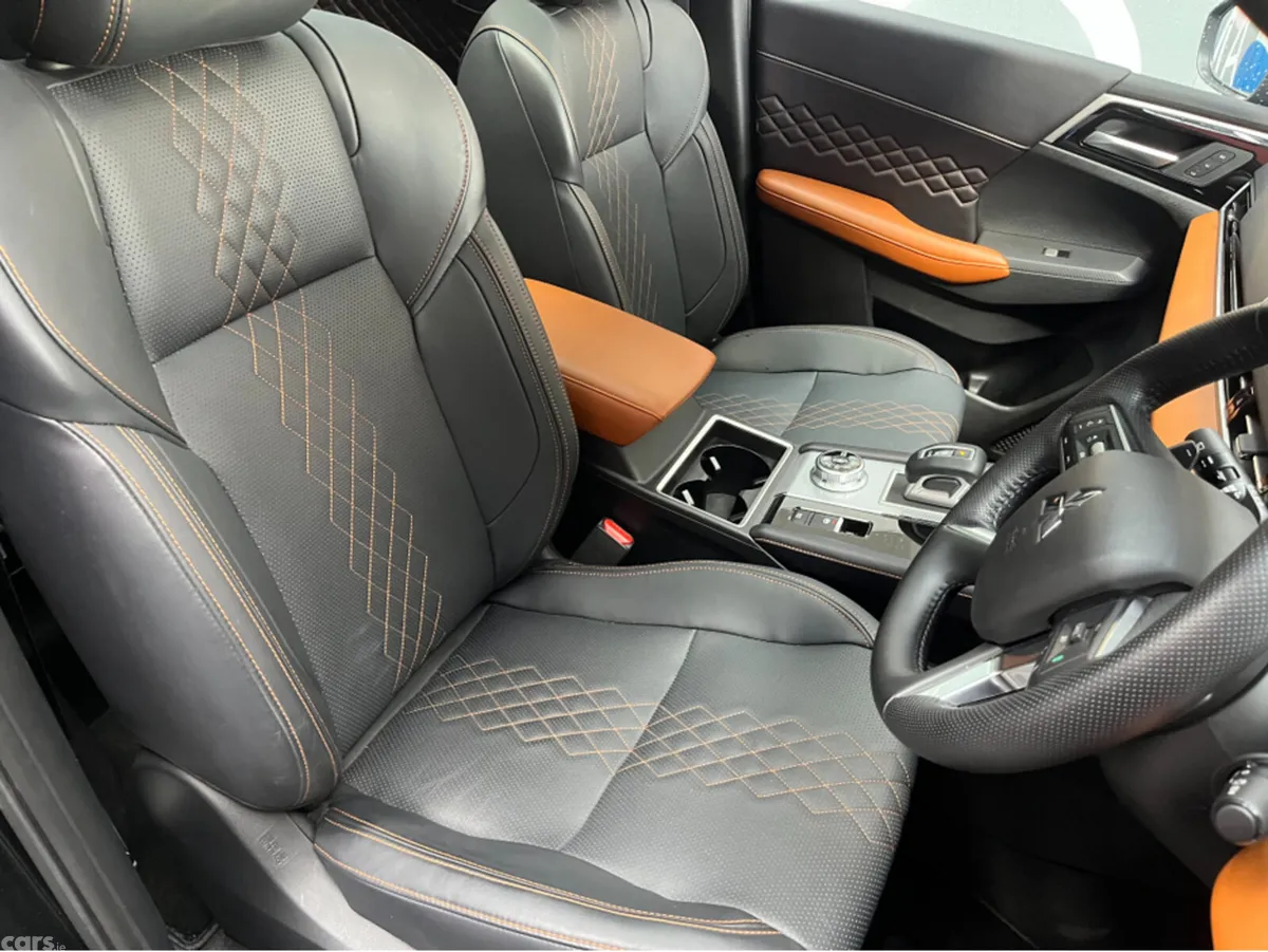 Mitsubishi Outlander SUV, Petrol Plug-in Hybrid, 2024, Black