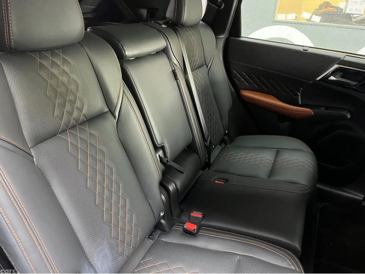 Mitsubishi Outlander SUV, Petrol Plug-in Hybrid, 2024, Black