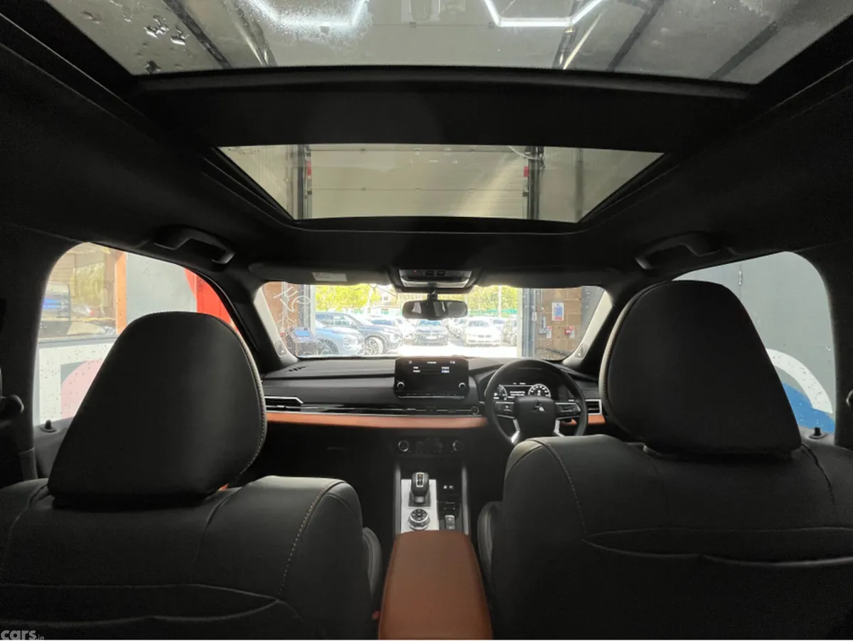 Mitsubishi Outlander SUV, Petrol Plug-in Hybrid, 2024, Black