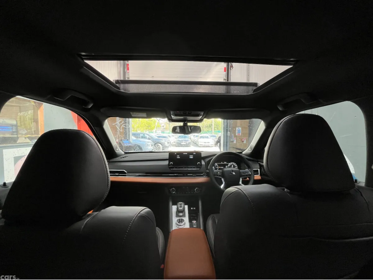 Mitsubishi Outlander SUV, Petrol Plug-in Hybrid, 2024, Black