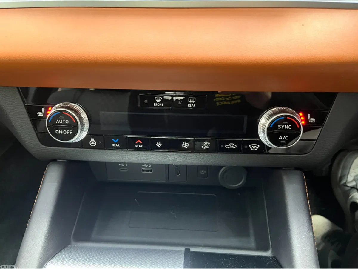 Mitsubishi Outlander SUV, Petrol Plug-in Hybrid, 2024, Black