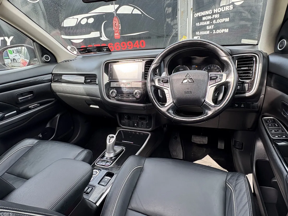 Mitsubishi Outlander SUV, Petrol Plug-in Hybrid, 2017, Red