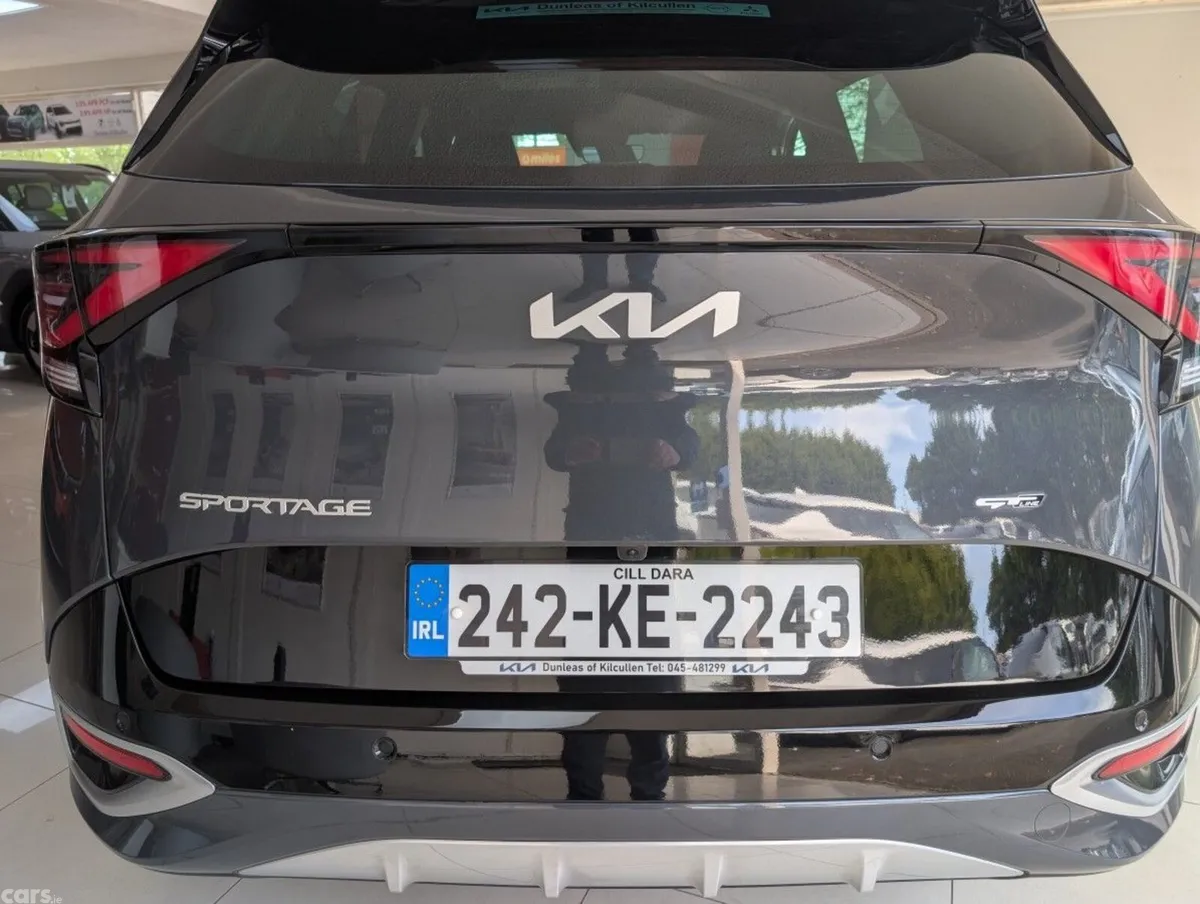 Kia Sportage MPV, Diesel, 2024, Grey