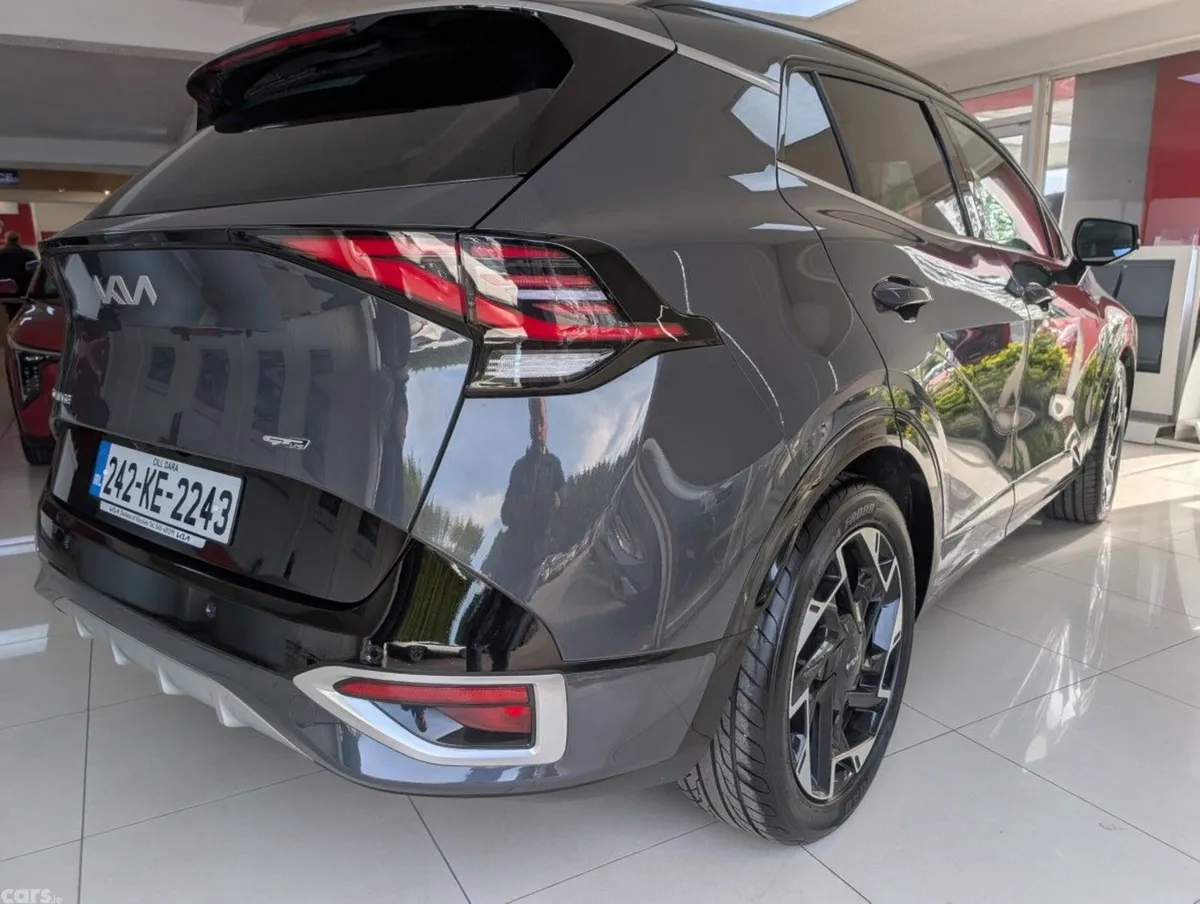 Kia Sportage MPV, Diesel, 2024, Grey