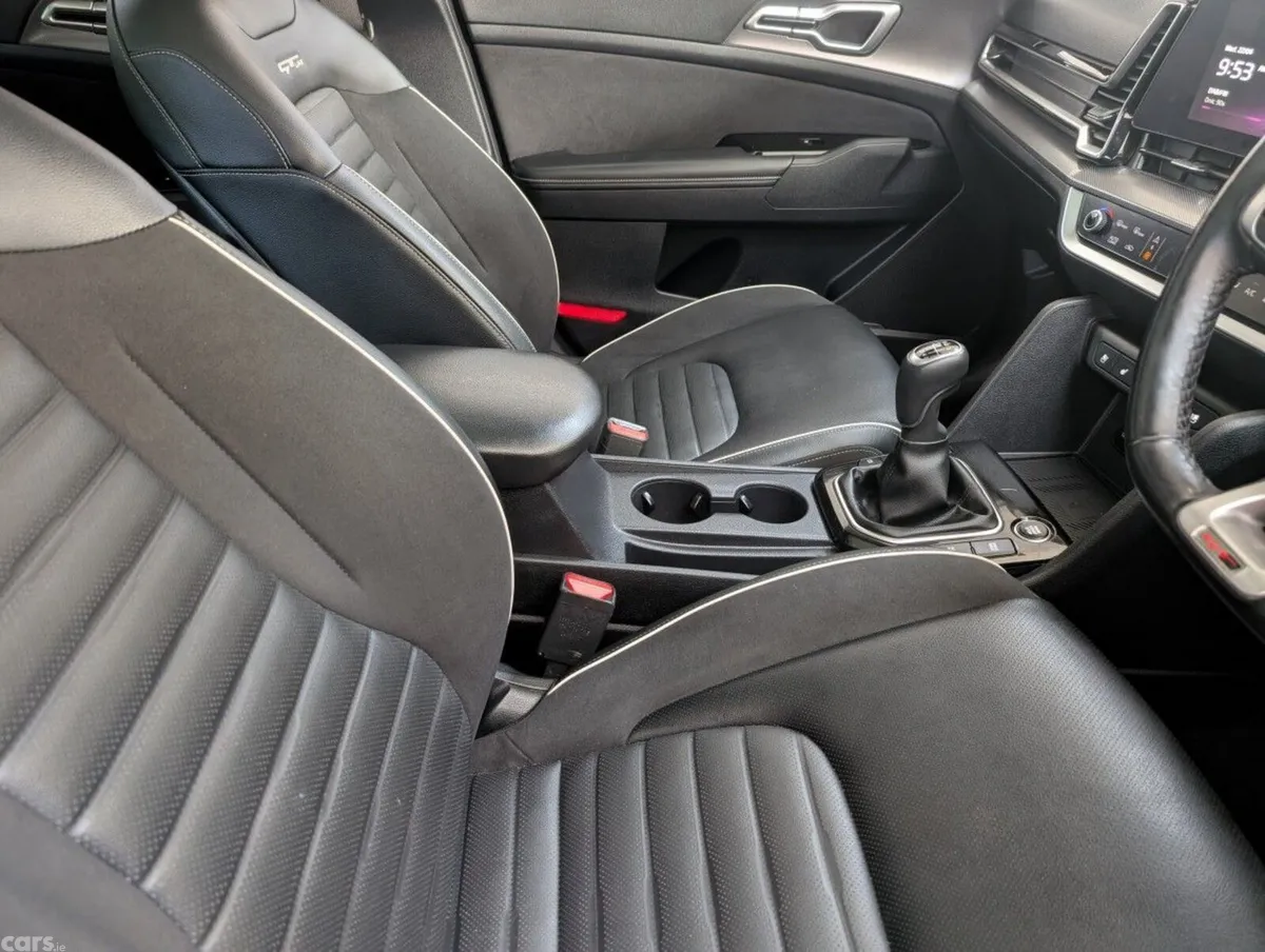 Kia Sportage MPV, Diesel, 2024, Grey