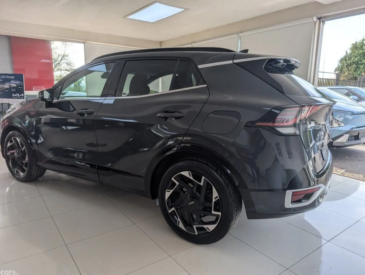 Kia Sportage MPV, Diesel, 2024, Grey