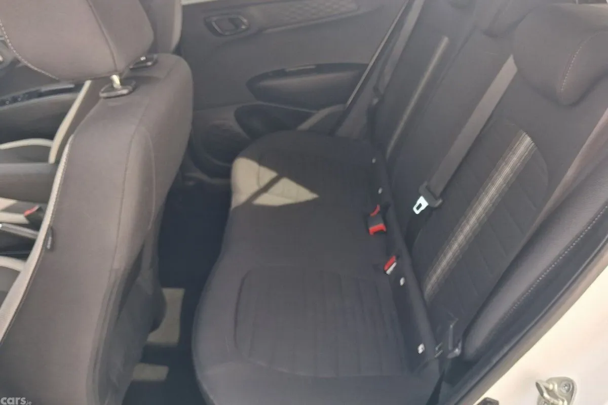 Hyundai i10 Hatchback, Petrol, 2023, White