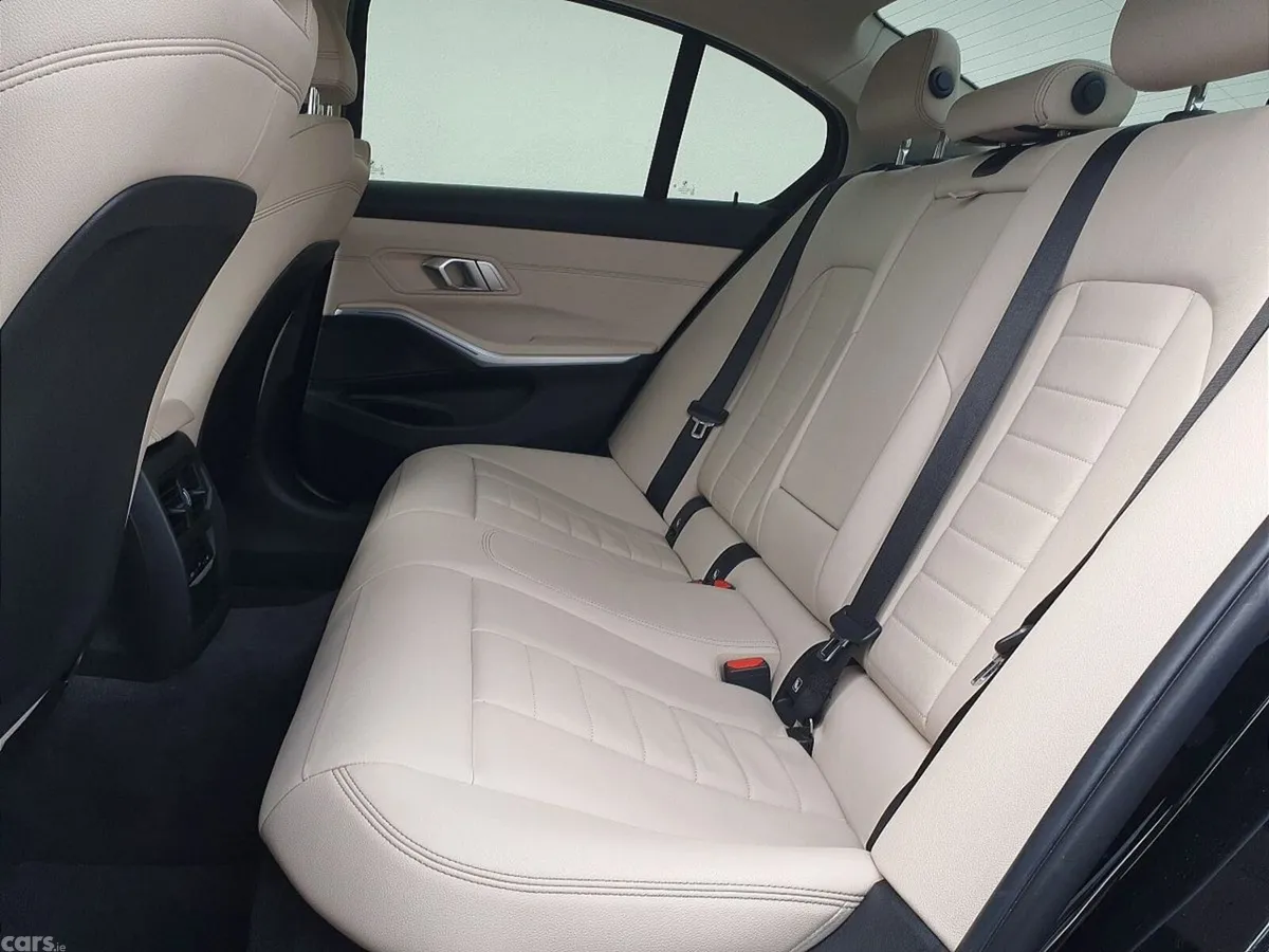 BMW 3-Series Saloon, Diesel, 2019, Black