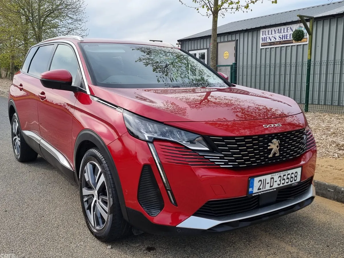 Peugeot 5008 MPV, Petrol, 2021, Red