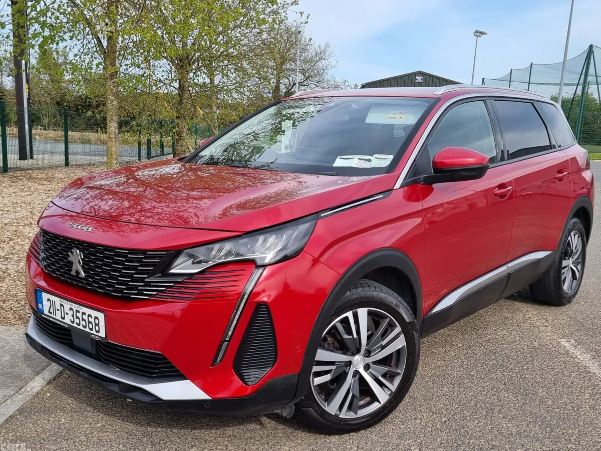 Peugeot 5008 MPV, Petrol, 2021, Red