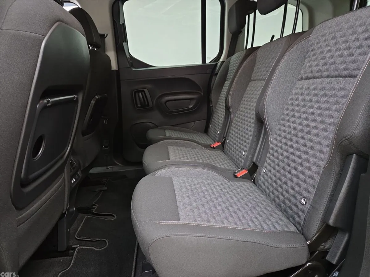 Peugeot e-Rifter MPV, Electric, 2025, Green