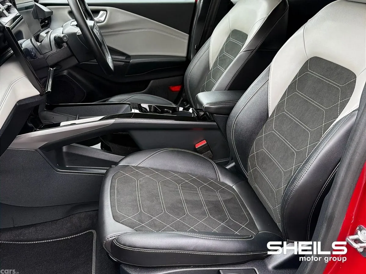 Ford Puma SUV, Electric, 2025, Red