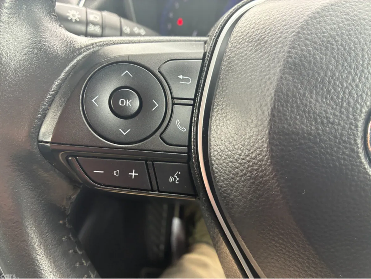 Toyota Corolla Saloon, Petrol Hybrid, 2022, Grey