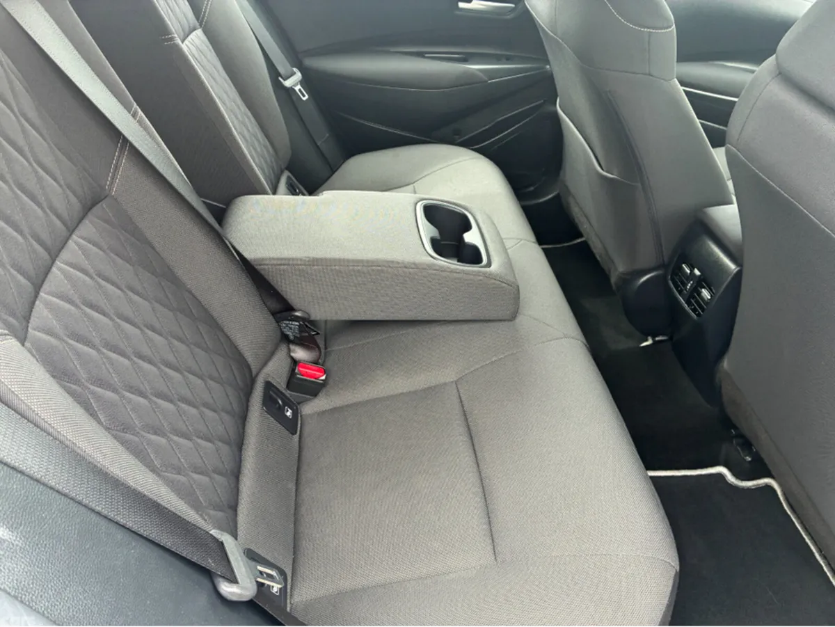 Toyota Corolla Saloon, Petrol Hybrid, 2022, Grey
