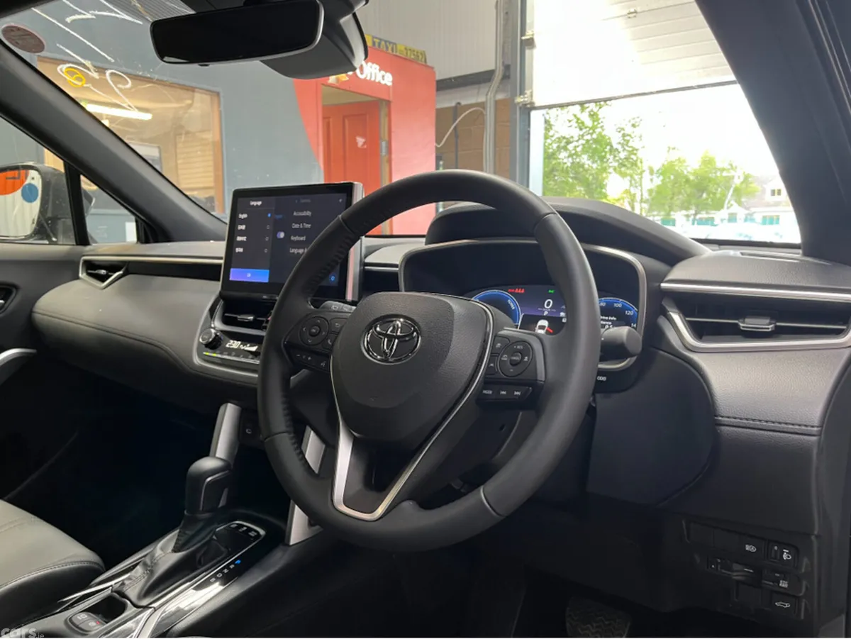 Toyota Corolla SUV, Petrol Hybrid, 2025, Black