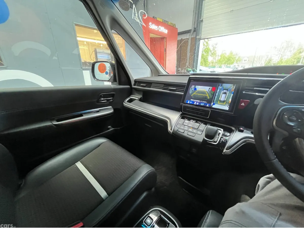 Honda Stepwagon MPV, Petrol Hybrid, 2021, Black
