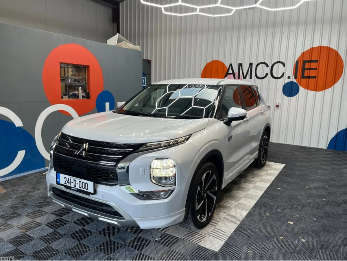 Mitsubishi Outlander SUV, Petrol Plug-in Hybrid, 2024, White