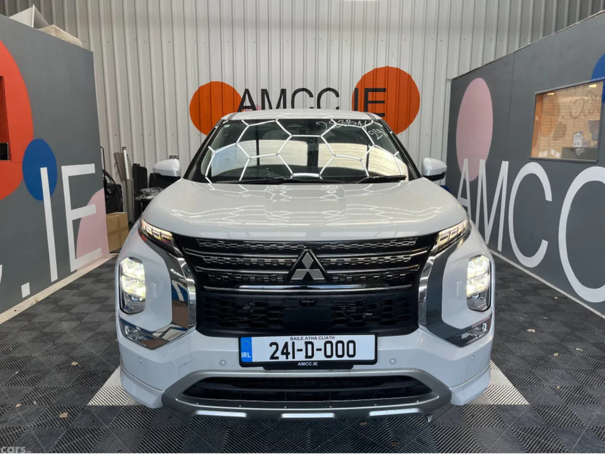 Mitsubishi Outlander SUV, Petrol Plug-in Hybrid, 2024, White