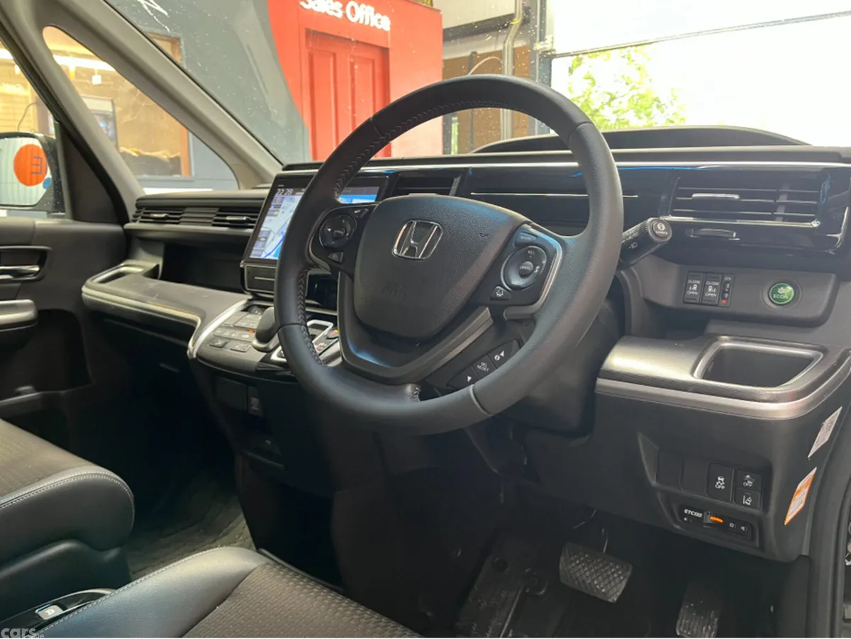 Honda Stepwagon MPV, Petrol Hybrid, 2021, Black