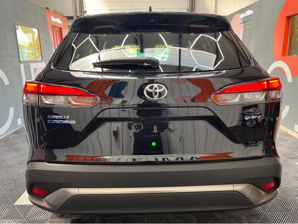 Toyota Corolla SUV, Petrol Hybrid, 2025, Black