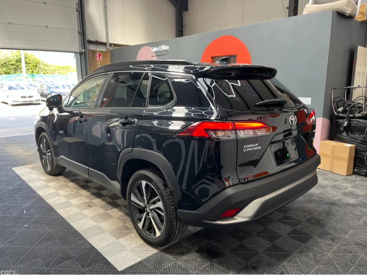 Toyota Corolla SUV, Petrol Hybrid, 2025, Black